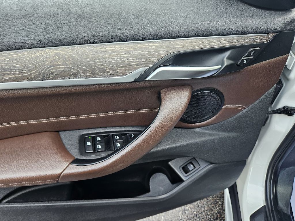 2017 BMW X1 Image 19