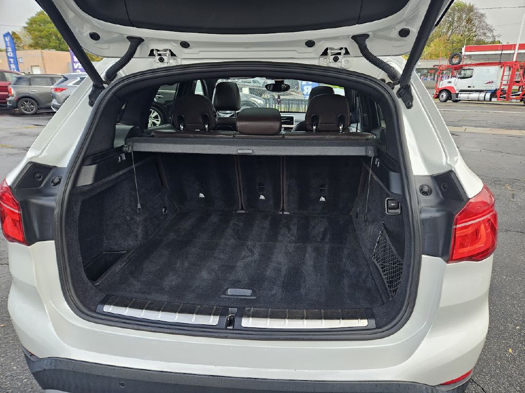 2017 BMW X1 Image 33