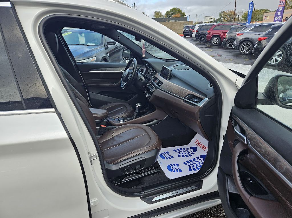 2017 BMW X1 Image 35