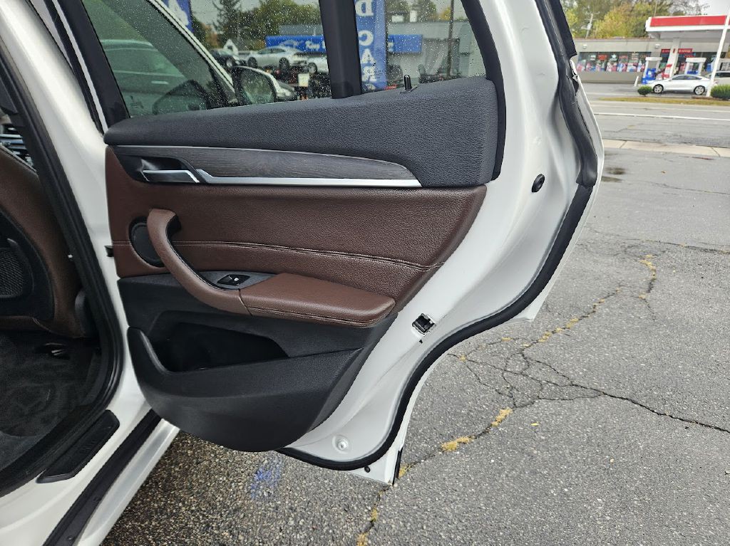 2017 BMW X1 Image 50