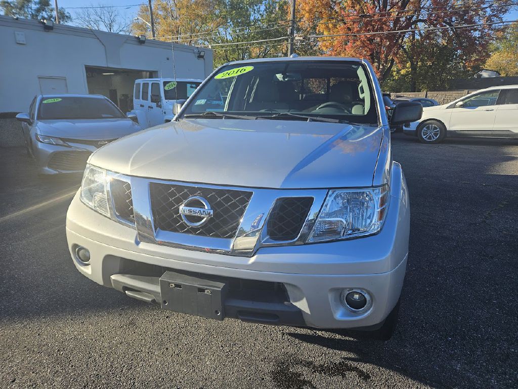 2016 Nissan Frontier Image 2