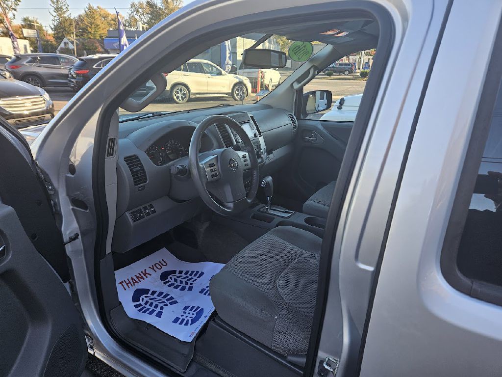 2016 Nissan Frontier Image 13