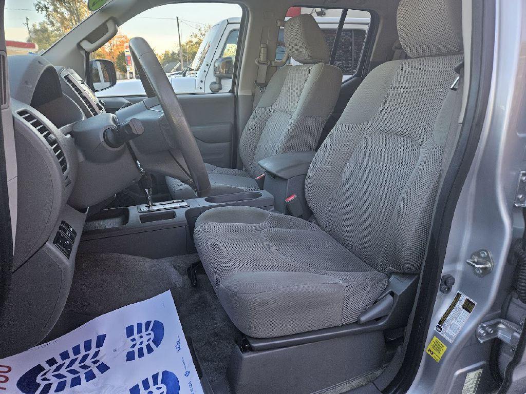 2016 Nissan Frontier Image 18