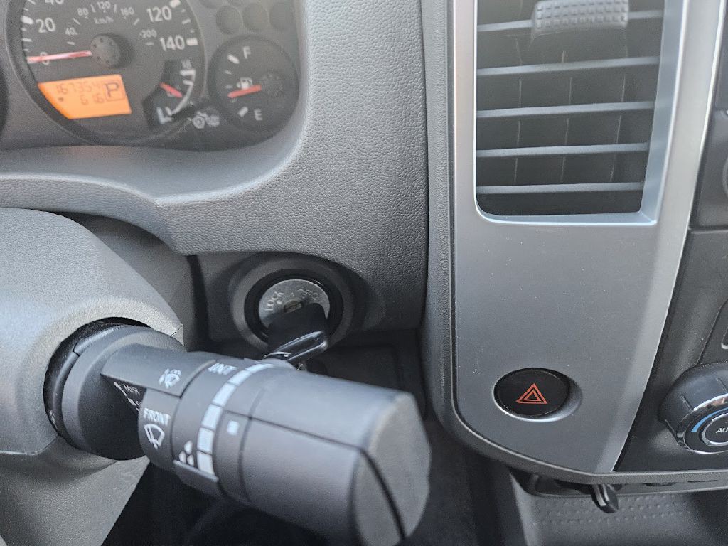 2016 Nissan Frontier Image 21