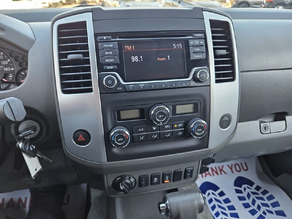 2016 Nissan Frontier Image 27