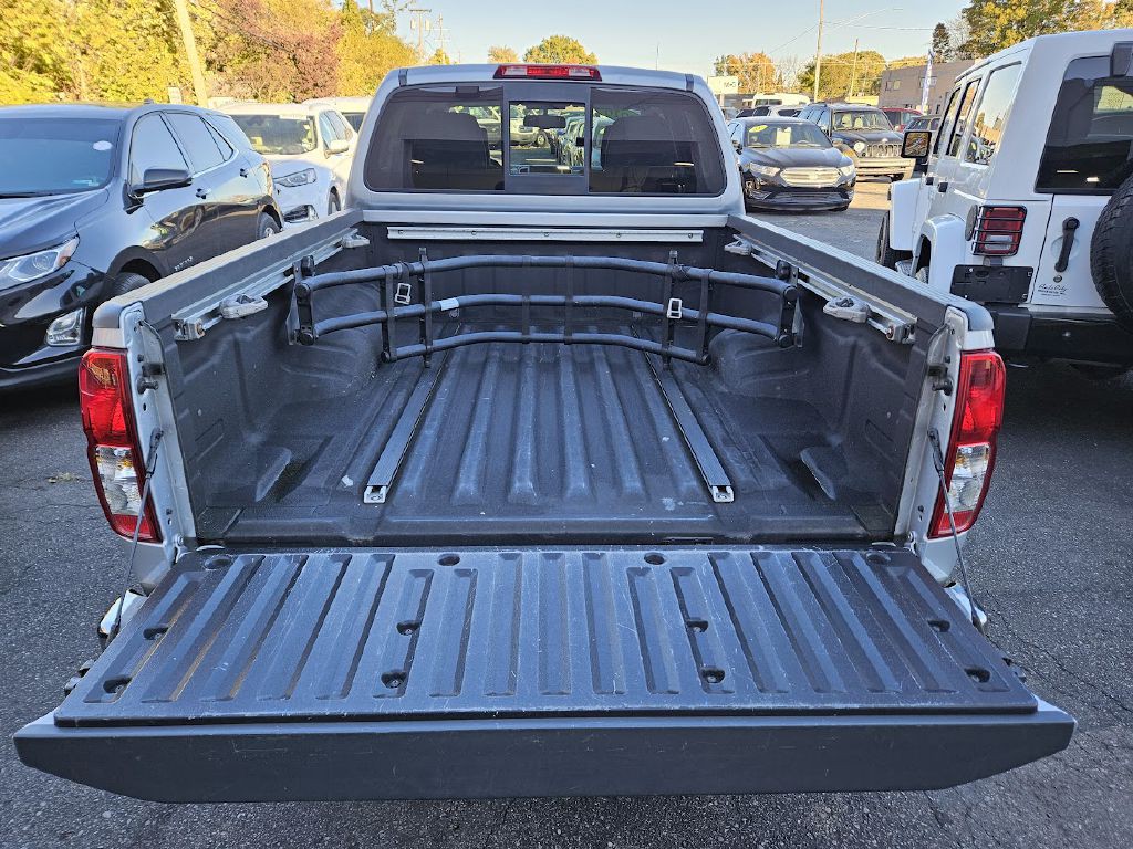 2016 Nissan Frontier Image 35