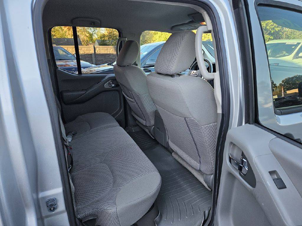 2016 Nissan Frontier Image 44