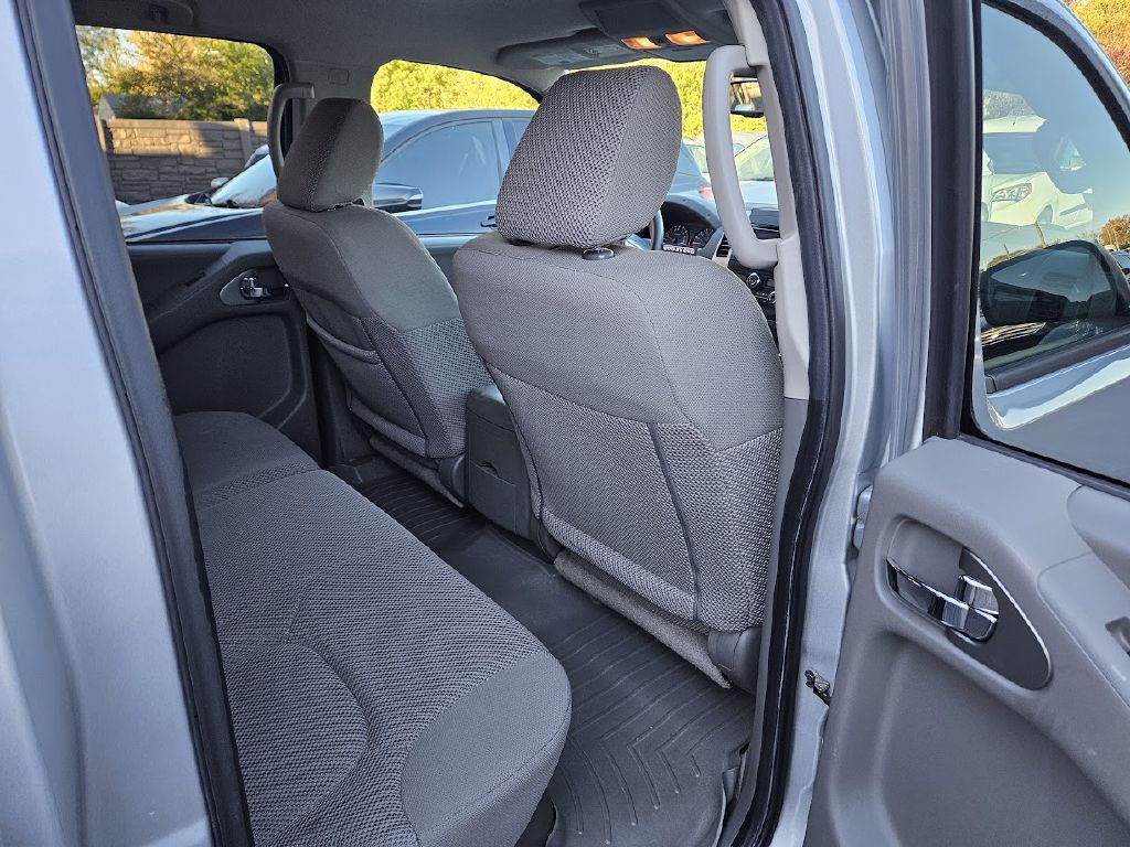 2016 Nissan Frontier Image 46