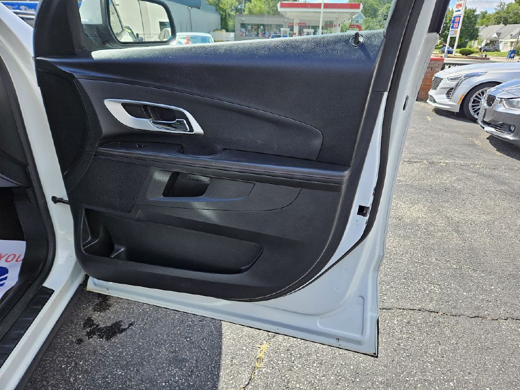2011 Chevrolet Equinox Image 35