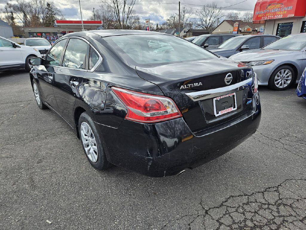 2013 Nissan Altima Image 9