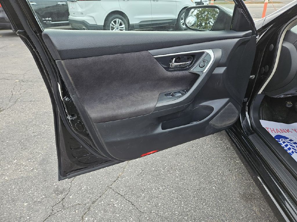 2013 Nissan Altima Image 16