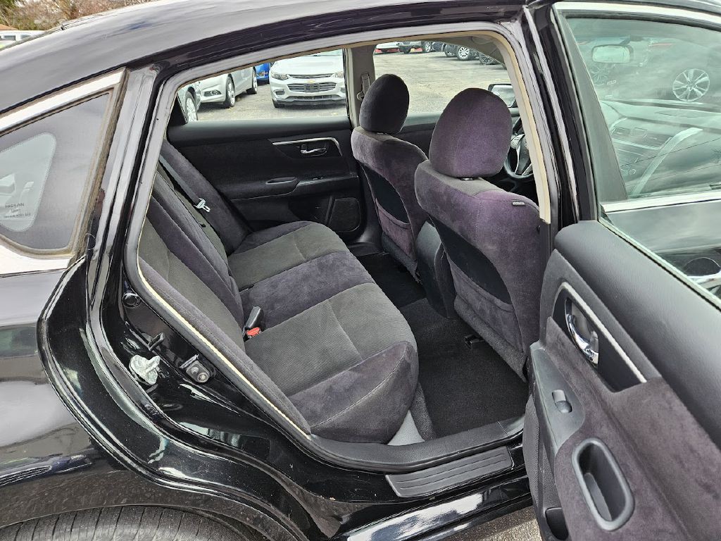 2013 Nissan Altima Image 40
