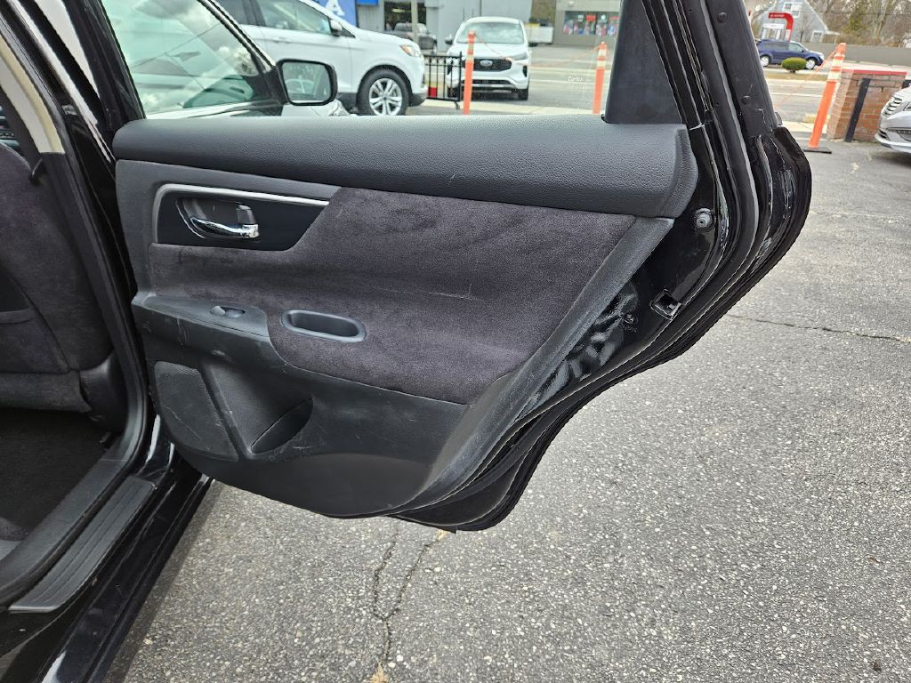 2013 Nissan Altima Image 46