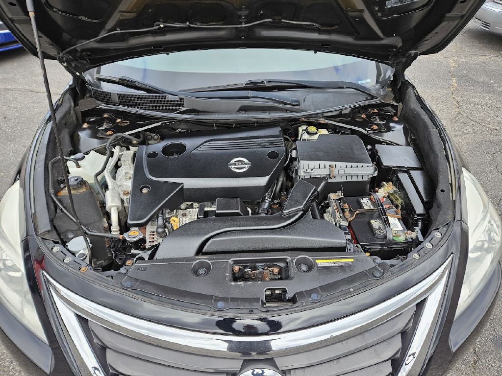 2013 Nissan Altima Image 48