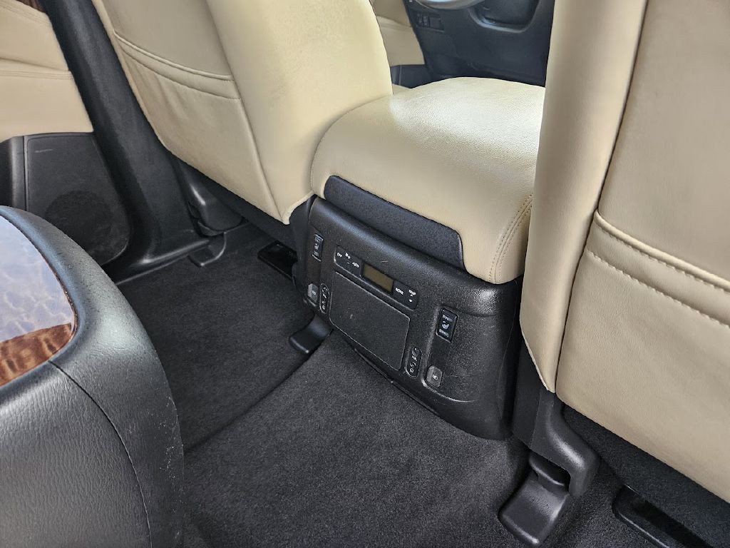 2018 Nissan Armada Image 53