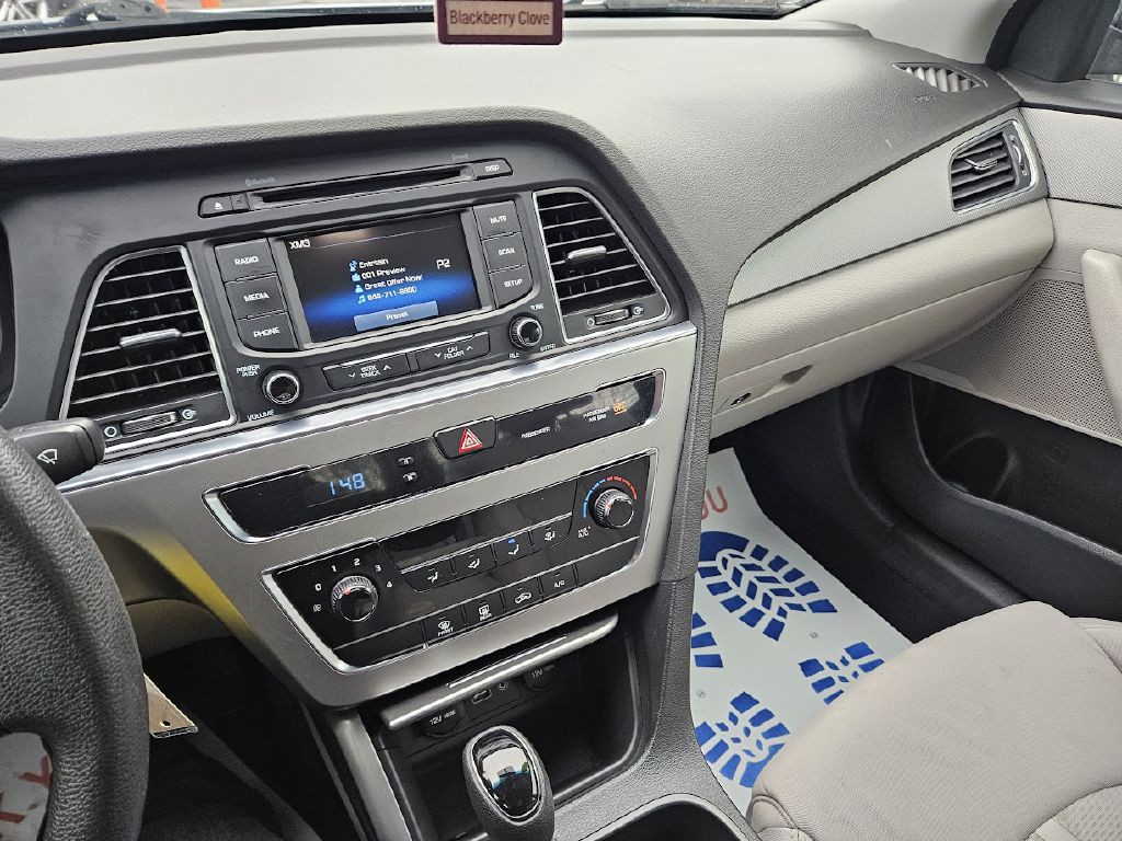 2015 Hyundai Sonata Image 17