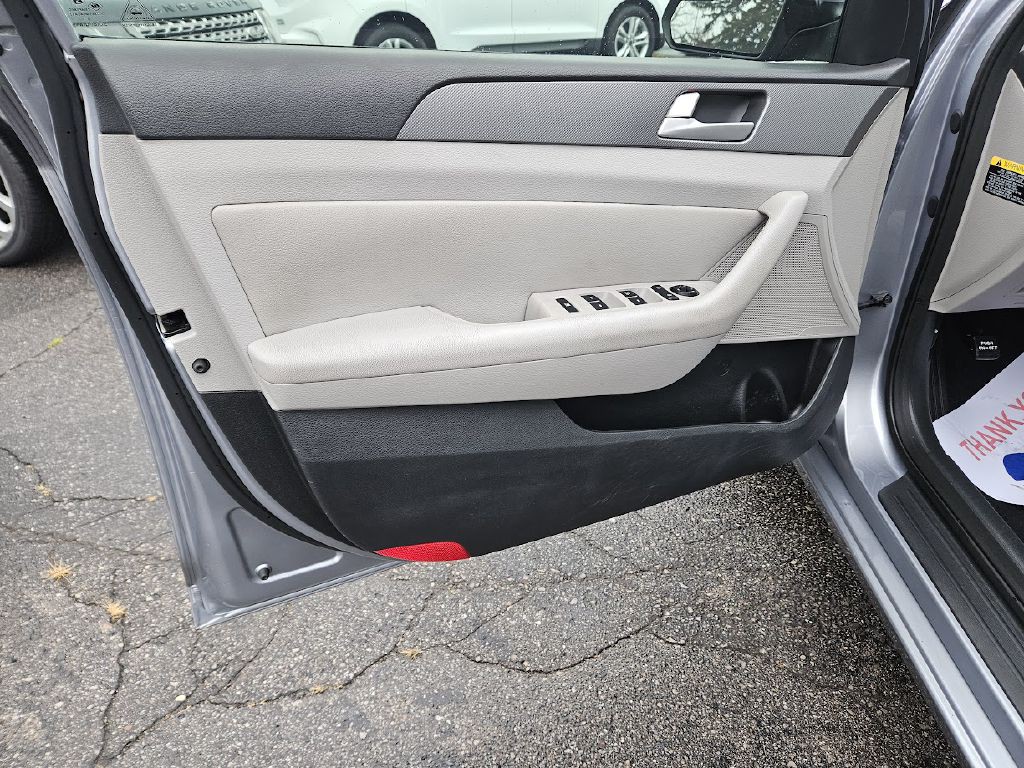 2015 Hyundai Sonata Image 24