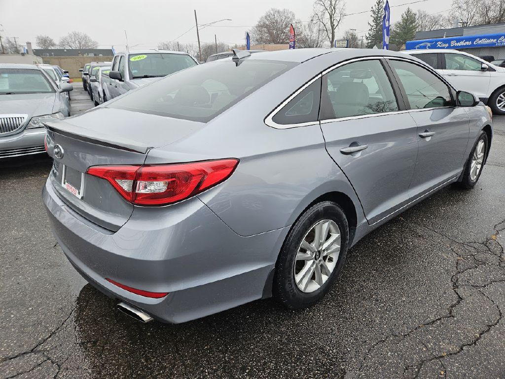 2015 Hyundai Sonata Image 3