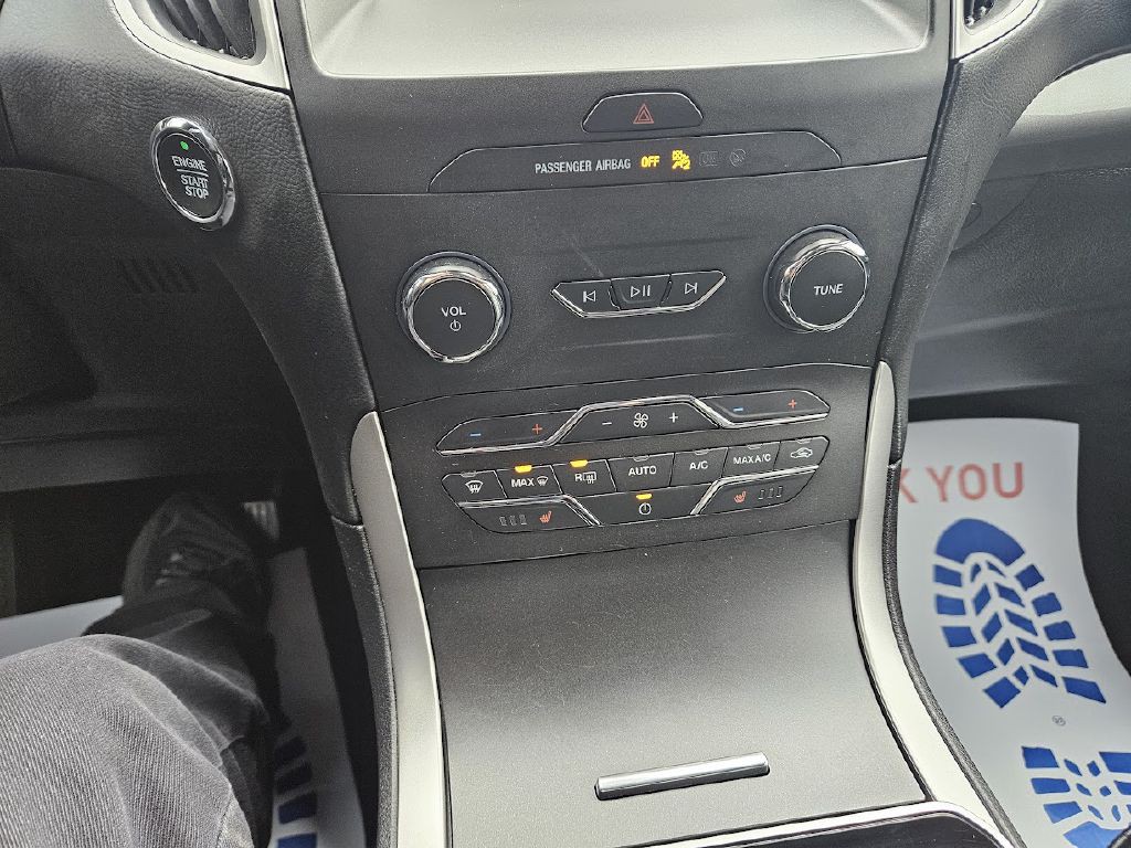 2020 Ford Edge Image 14