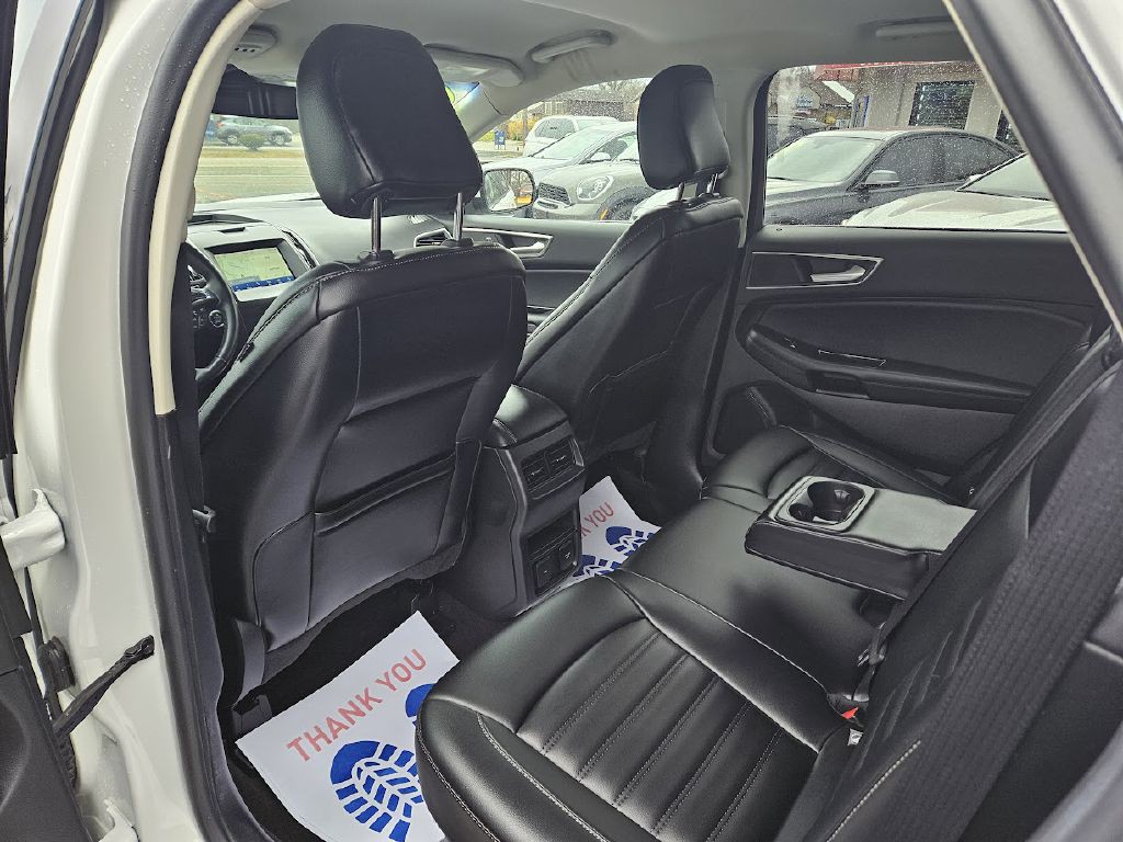 2020 Ford Edge Image 16