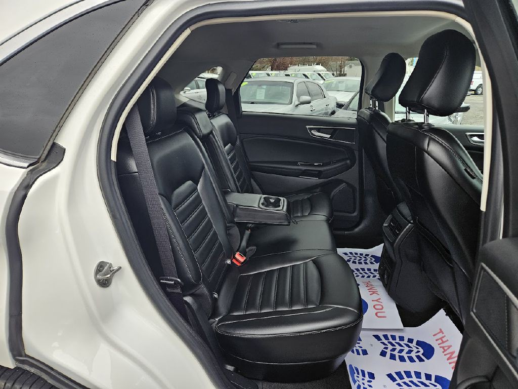 2020 Ford Edge Image 17