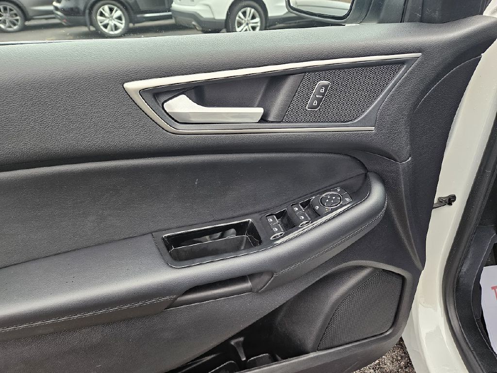2020 Ford Edge Image 27