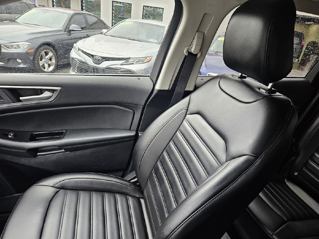 2020 Ford Edge Image 34