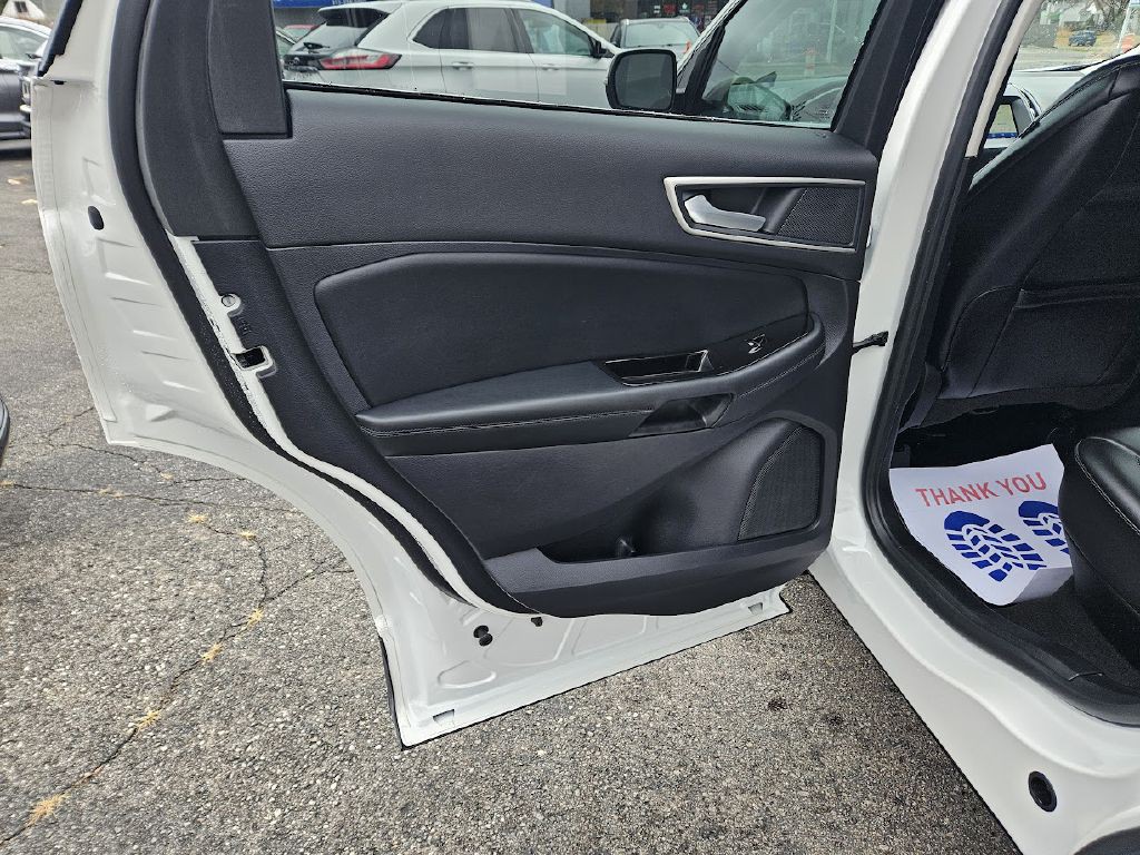 2020 Ford Edge Image 39