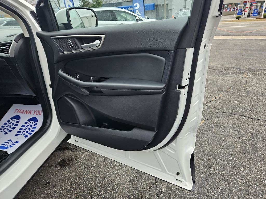 2020 Ford Edge Image 47