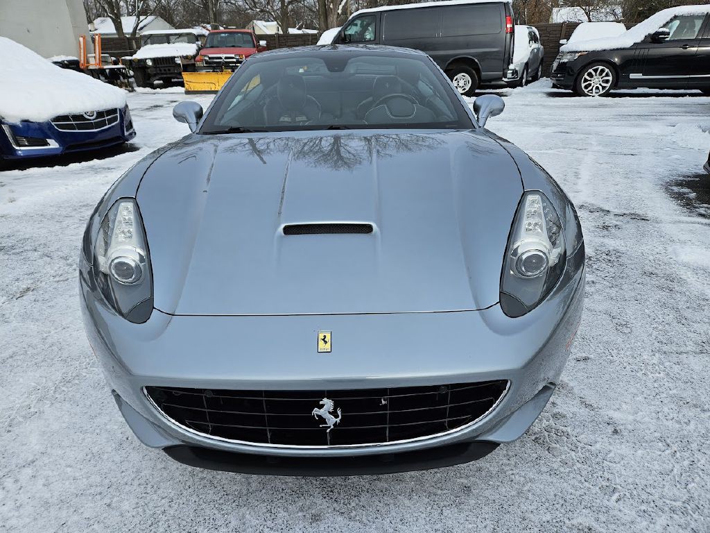 2014 Ferrari CALIFORNIA Image 3