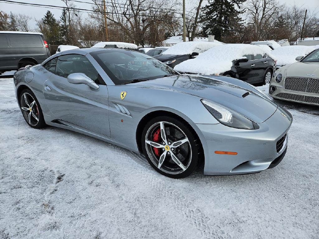 2014 Ferrari CALIFORNIA Image 5