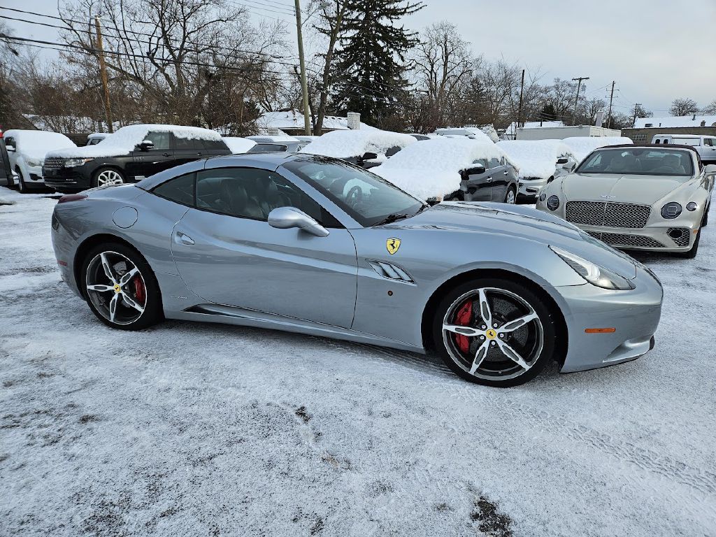 2014 Ferrari CALIFORNIA Image 6