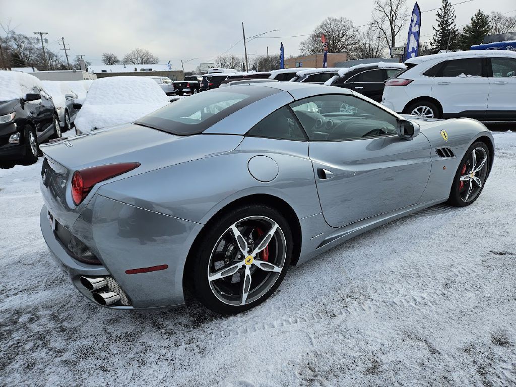 2014 Ferrari CALIFORNIA Image 7