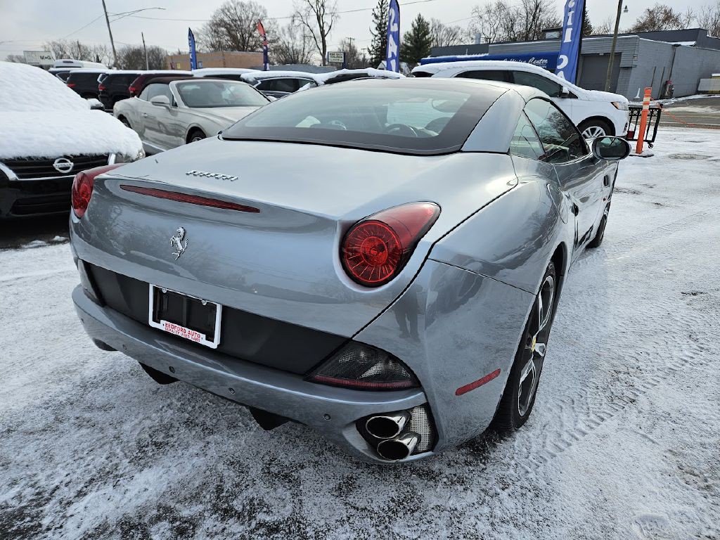 2014 Ferrari CALIFORNIA Image 9