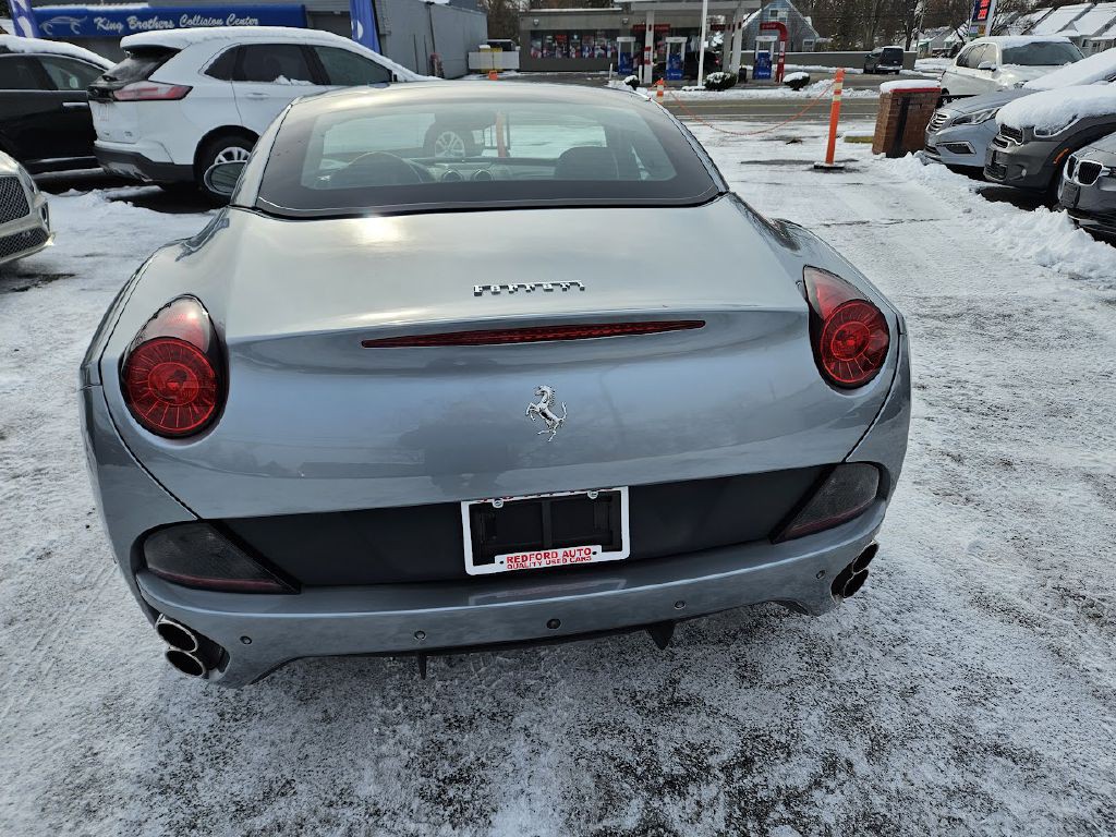 2014 Ferrari CALIFORNIA Image 11