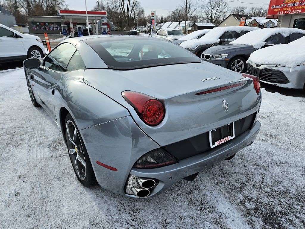 2014 Ferrari CALIFORNIA Image 12