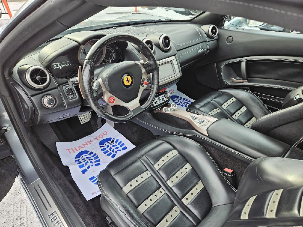 2014 Ferrari CALIFORNIA Image 16
