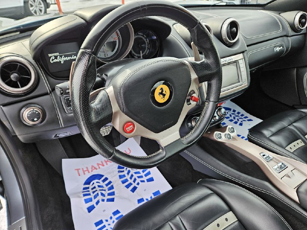 2014 Ferrari CALIFORNIA Image 17
