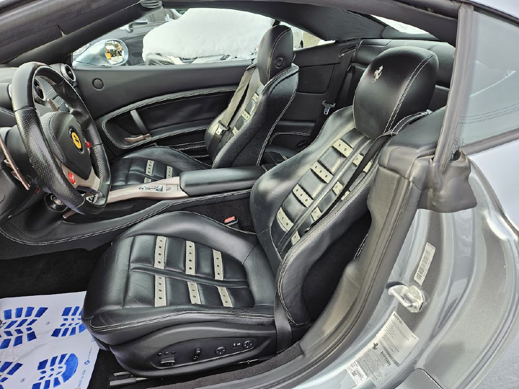 2014 Ferrari CALIFORNIA Image 21