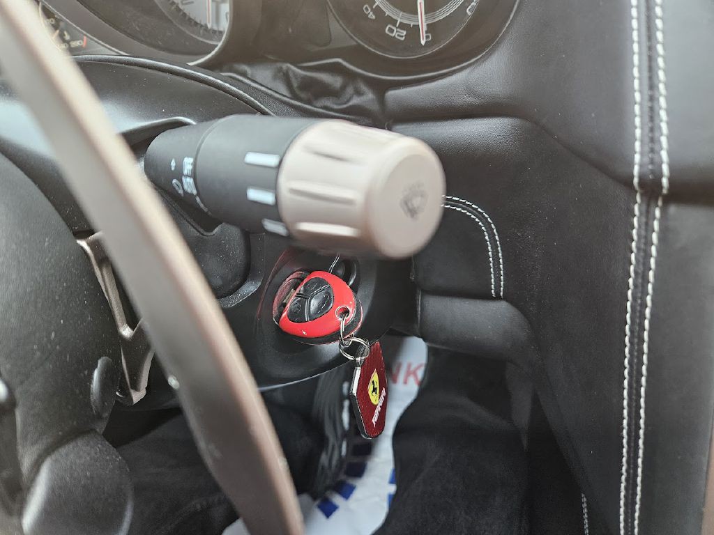 2014 Ferrari CALIFORNIA Image 24