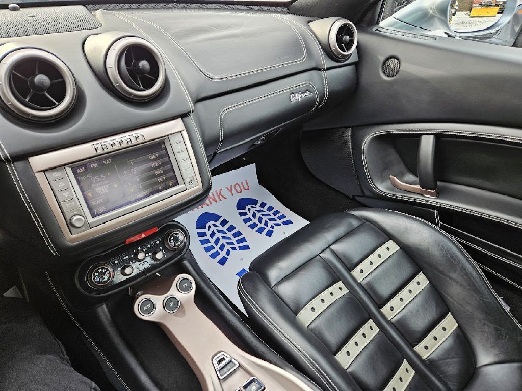 2014 Ferrari CALIFORNIA Image 26