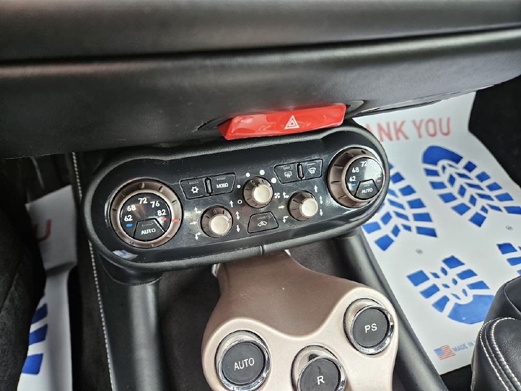 2014 Ferrari CALIFORNIA Image 31