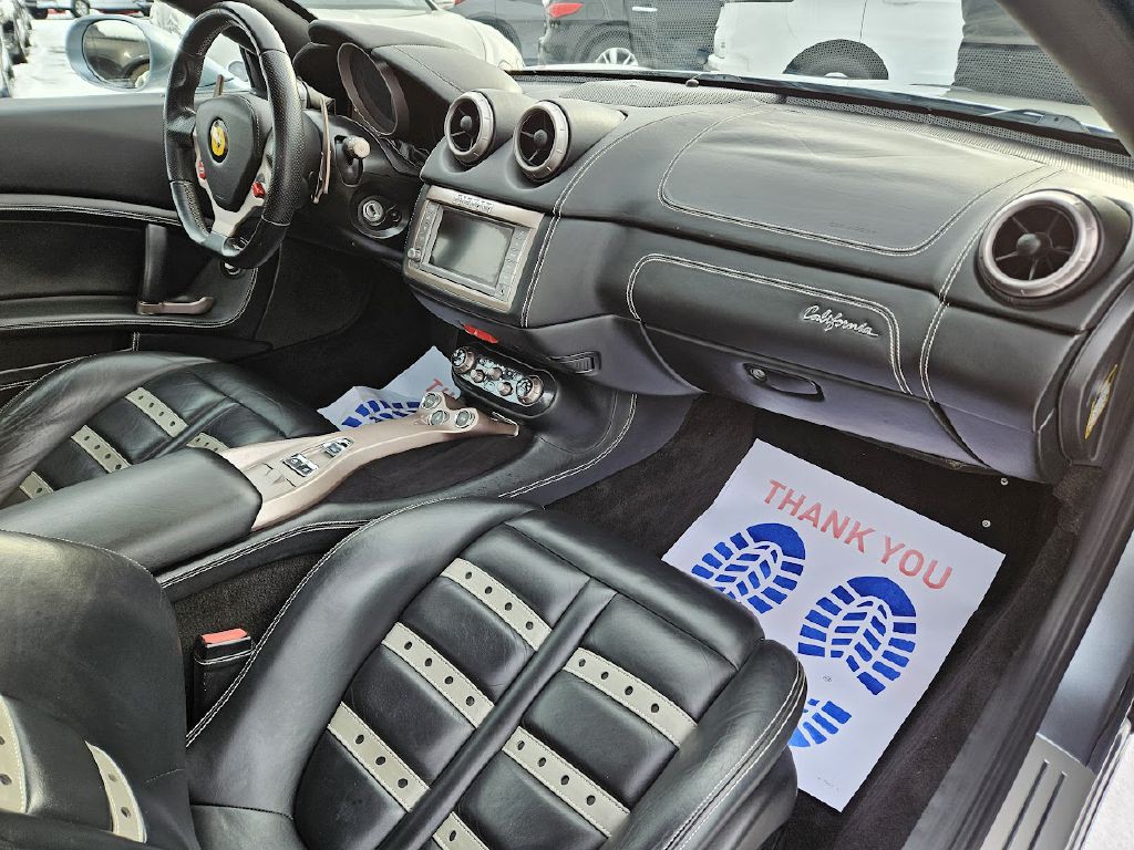 2014 Ferrari CALIFORNIA Image 40