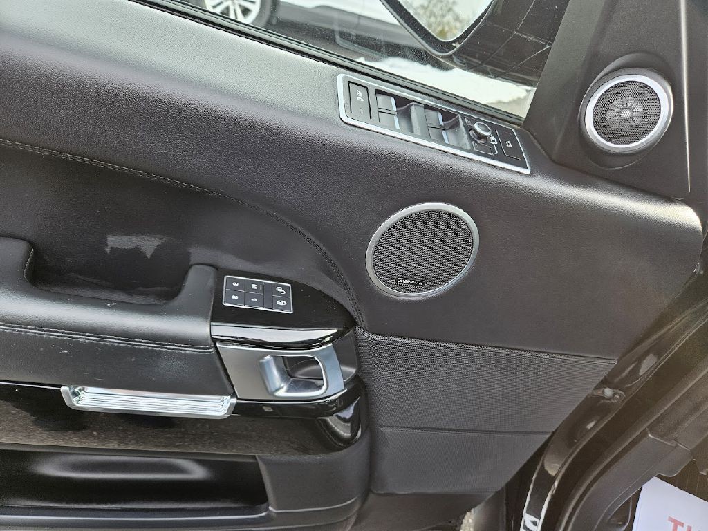 2016 Land Rover Range Rover Image 36