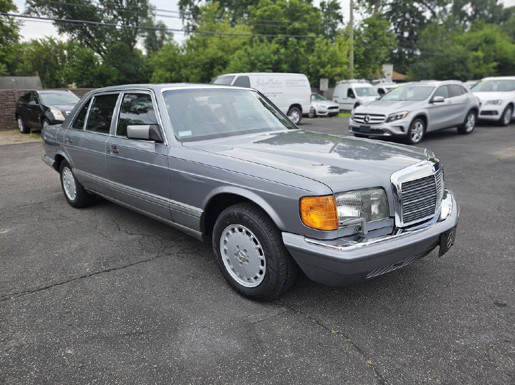 1987 Mercedes-Benz 420-Class Image 2