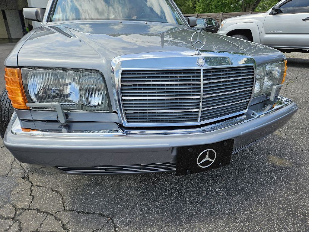 1987 Mercedes-Benz 420-Class Image 3