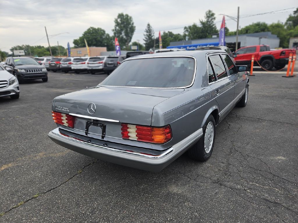 1987 Mercedes-Benz 420-Class Image 10