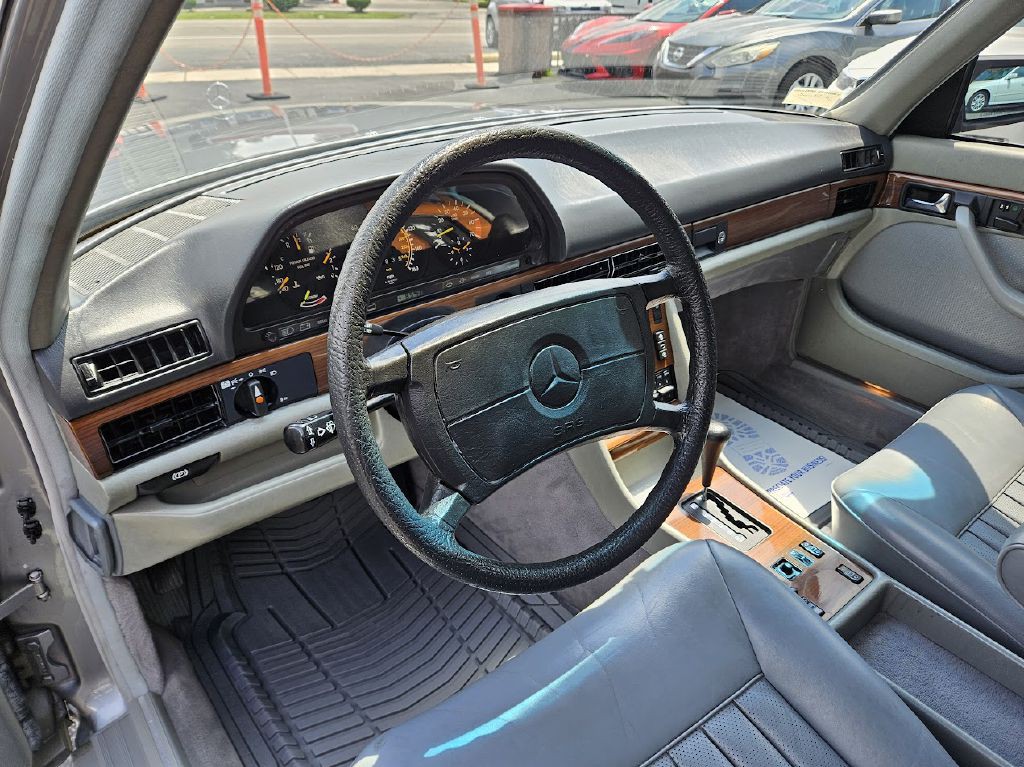 1987 Mercedes-Benz 420-Class Image 17