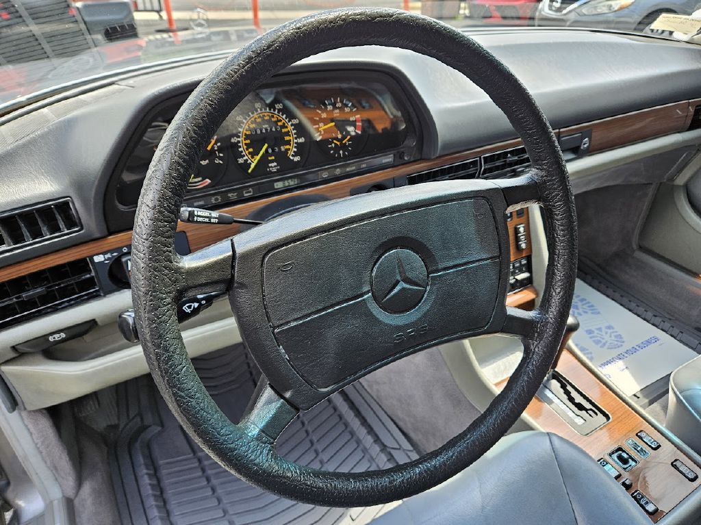 1987 Mercedes-Benz 420-Class Image 18