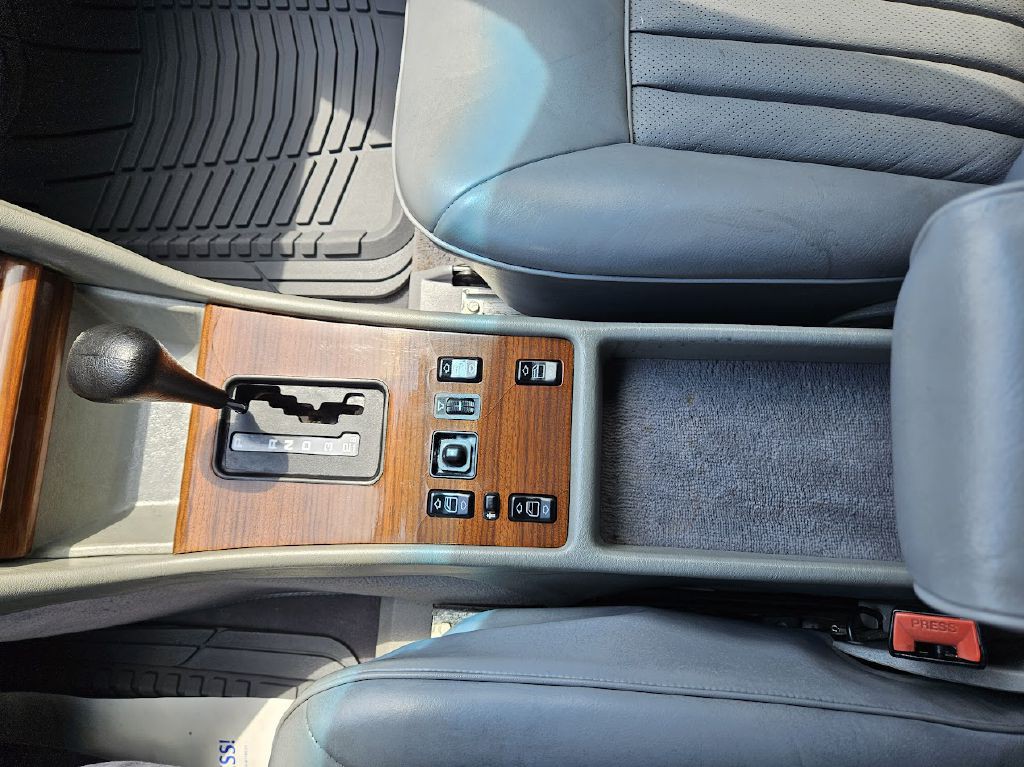 1987 Mercedes-Benz 420-Class Image 29